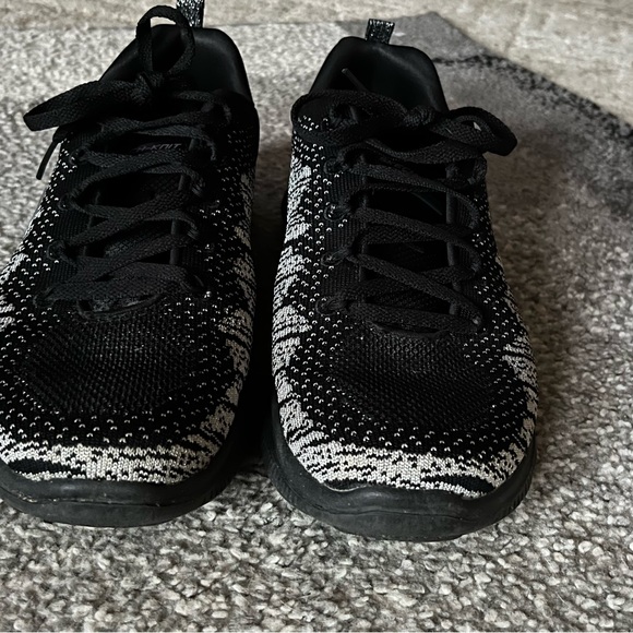 Skechers with memory foam - Picture 3 of 5